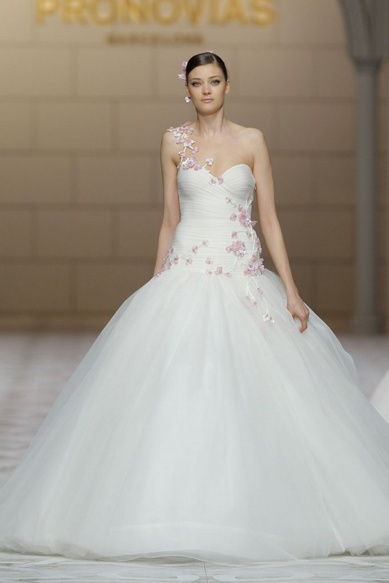 Vestidos de Novias Alternativos | Colección Pronovias Vestidos de Novias Alternativos | Colección Pronovias