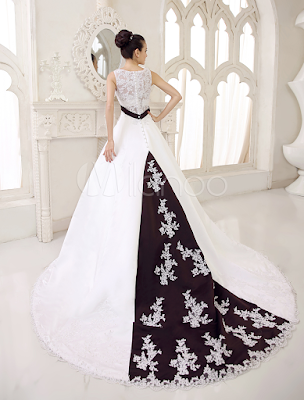 Vestidos de novia con cola larga 