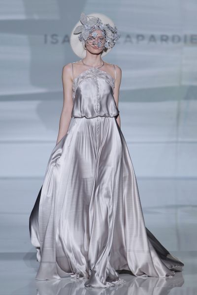 Outfits de vestidos de novias | Colección Isabel Zapardiez Outfits de vestidos de novias | Colección Isabel Zapardiez
