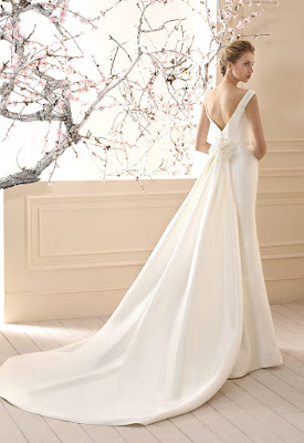 Vestidos de novia con cola larga 